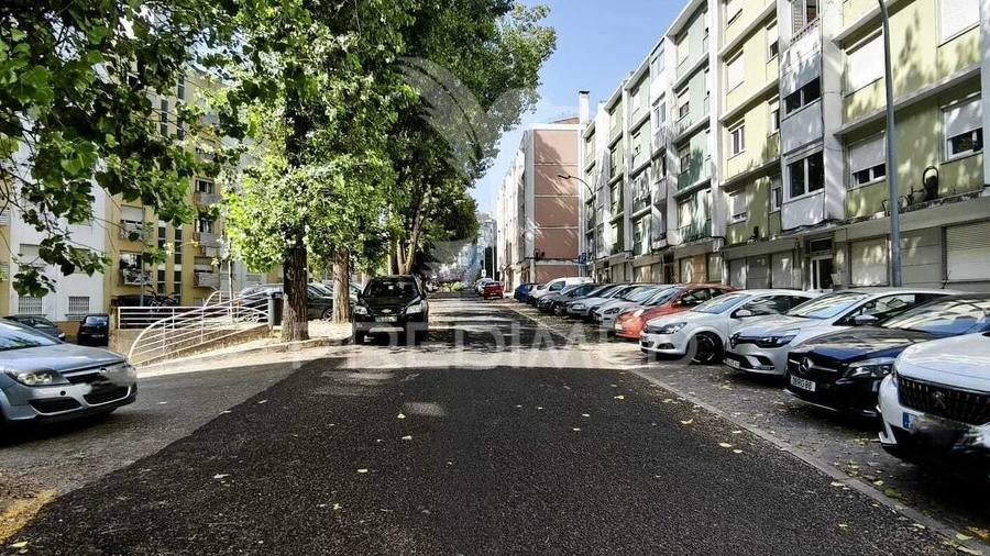Apartamento T2 para Venda em Benfica