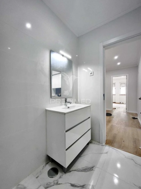 Apartamento T3 para Venda em Venteira