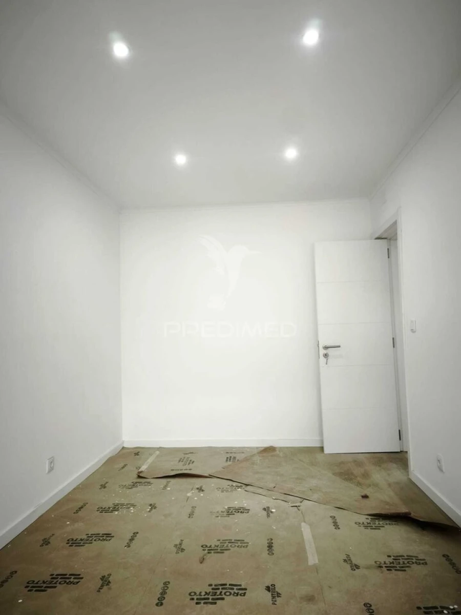 Apartamento T3 para Venda em Venteira Foto 26