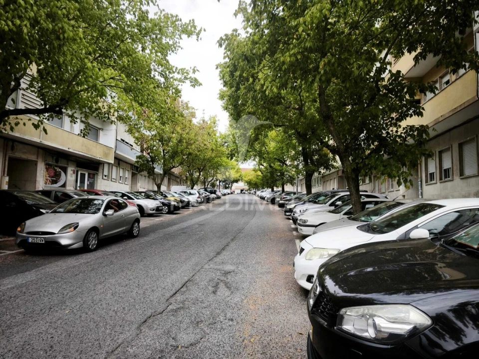 Apartamento T3 para Venda em Venteira Foto 1