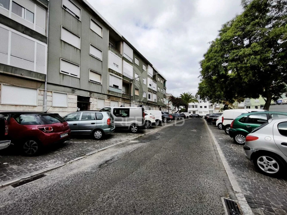 Apartamento T2 para Venda em Odivelas Foto 3