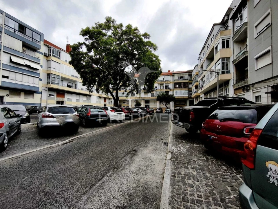Apartamento T2 para Venda em Odivelas Foto 1