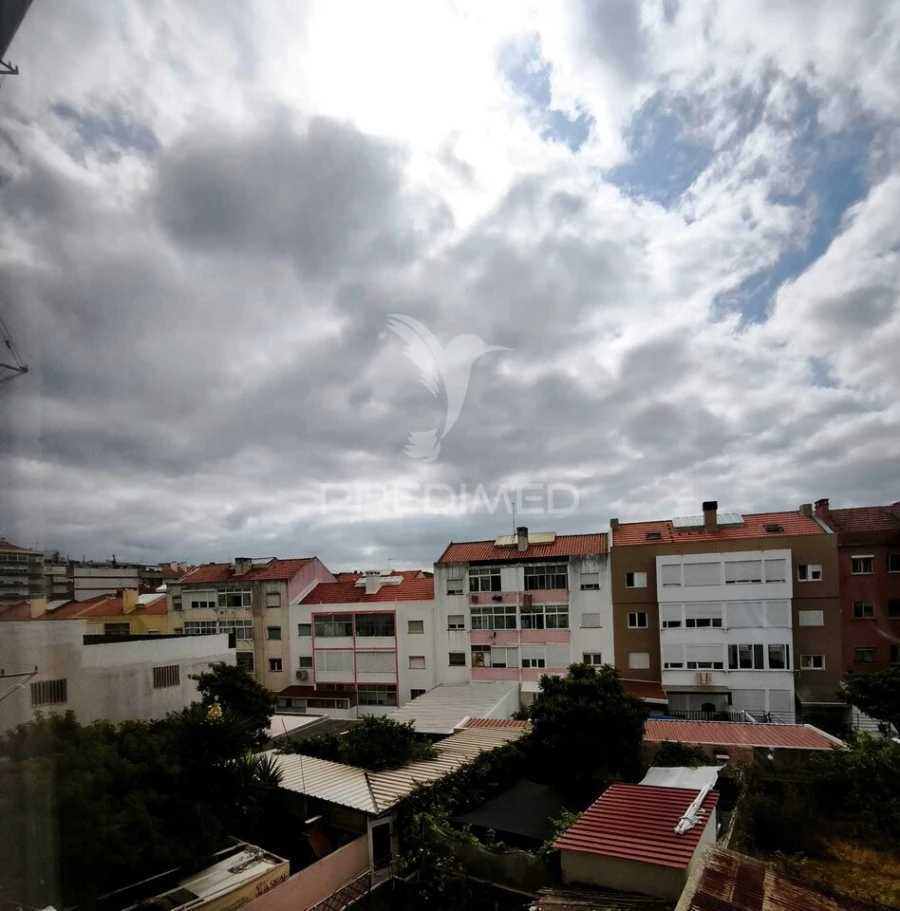 Apartamento T2 para Venda em Odivelas Foto 5