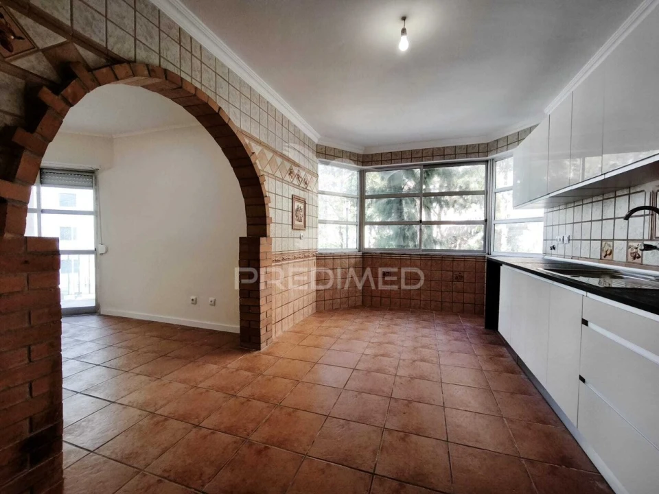 Apartamento T2 para Venda em Algueirão-Mem Martins Foto 32