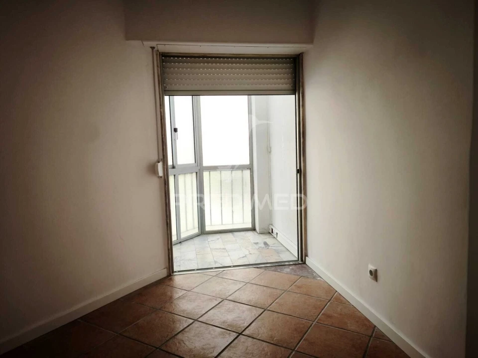 Apartamento T2 para Venda em Algueirão-Mem Martins Foto 7