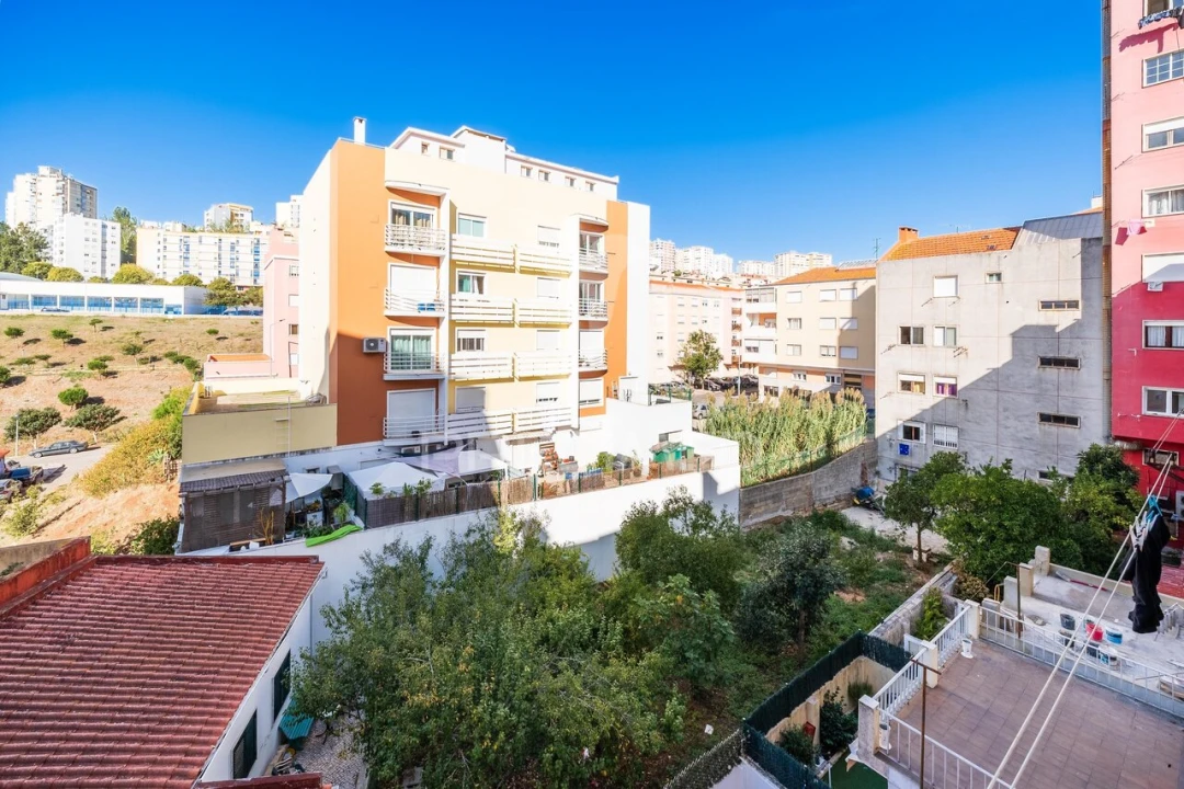 Apartamento T2 para Venda em Queluz e Belas Foto 32