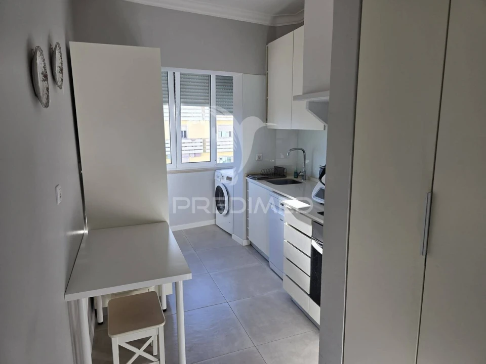 Apartamento T2 para Venda em Queluz e Belas Foto 14