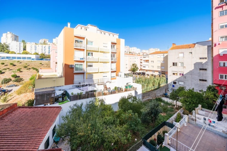 Apartamento T2 para Venda em Queluz e Belas Foto 32
