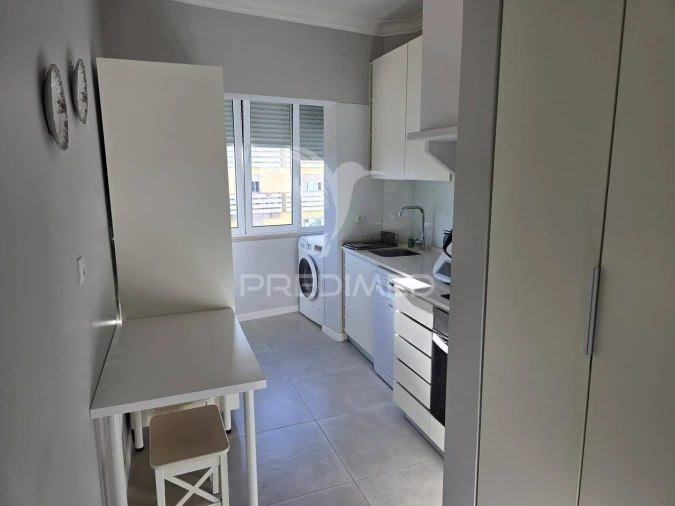 Apartamento T2 para Venda em Queluz e Belas Foto 14