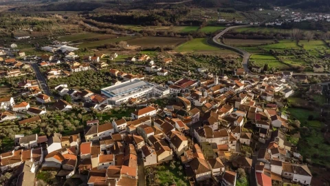 Moradia T2 para Venda em Peso e Vales do Rio