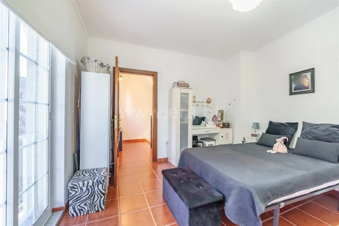 Moradia T2 para Venda em Peso e Vales do Rio Foto 7