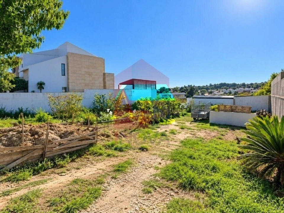 Terreno para Venda em Soutelo Foto 2