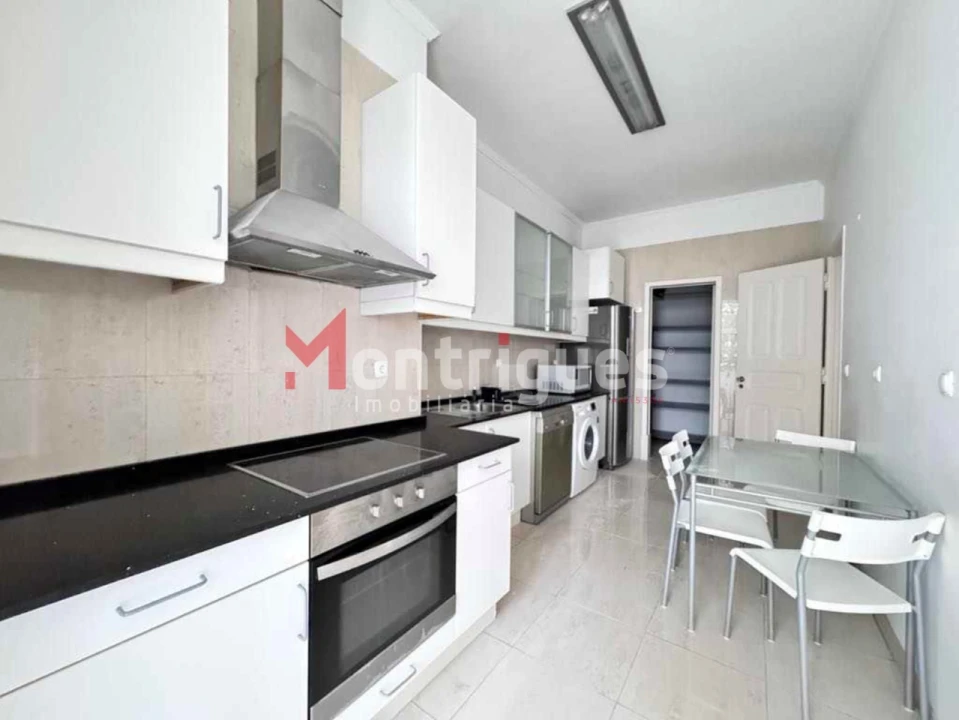 Apartamento T4 para Arrendamento em Avenidas Novas Foto 20