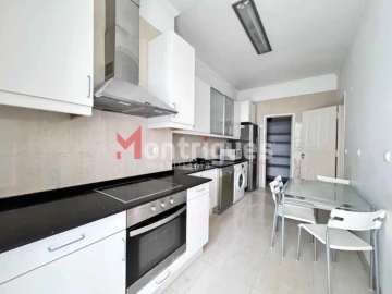 Apartamento T4 para Arrendamento em Avenidas Novas