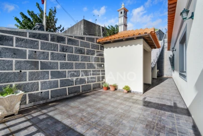Moradia T4 para Venda em Estreito da Calheta