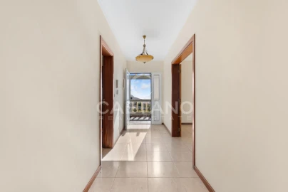 Moradia T4 para Venda em Estreito da Calheta