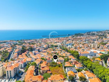 Terreno para Venda em Funchal (Santa Luzia)