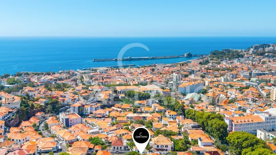 Terreno para Venda em Funchal (Santa Luzia)