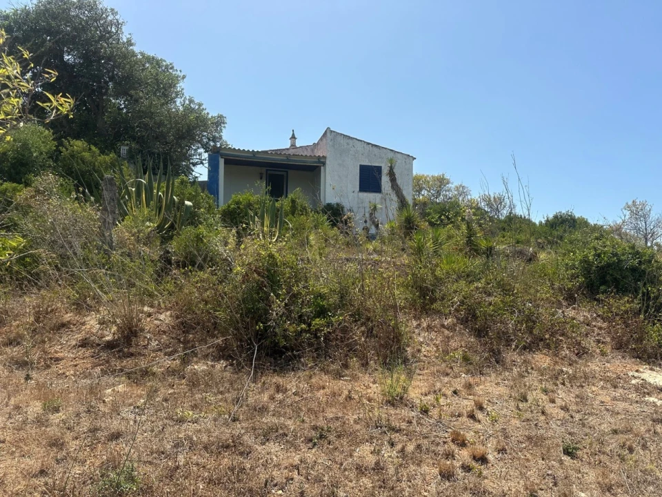 Terreno para Venda em Lagos (São Sebastião e Santa Maria) Foto 1