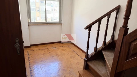 Apartamento T3 para Venda em Falagueira-Venda Nova