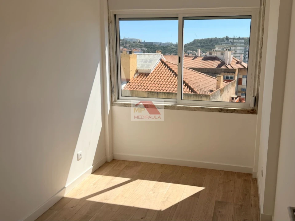 Apartamento T3 para Venda em Odivelas Foto 3
