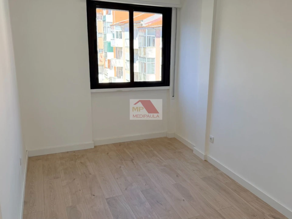 Apartamento T3 para Venda em Odivelas Foto 5