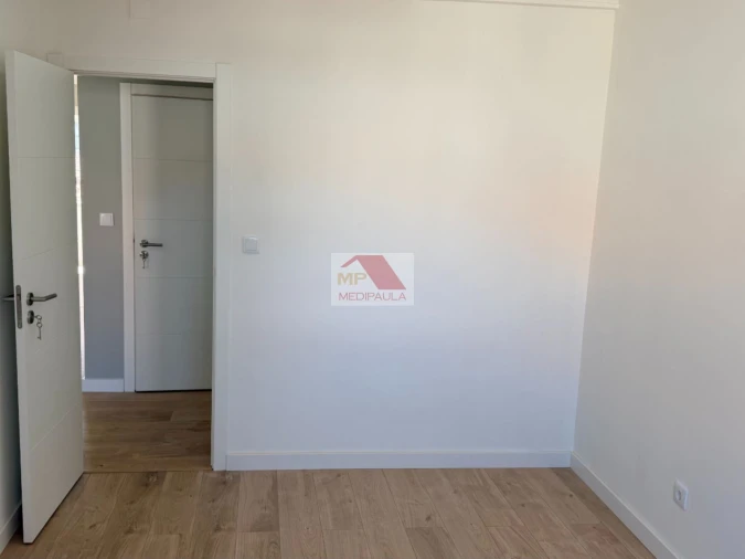 Apartamento T3 para Venda em Odivelas Foto 8