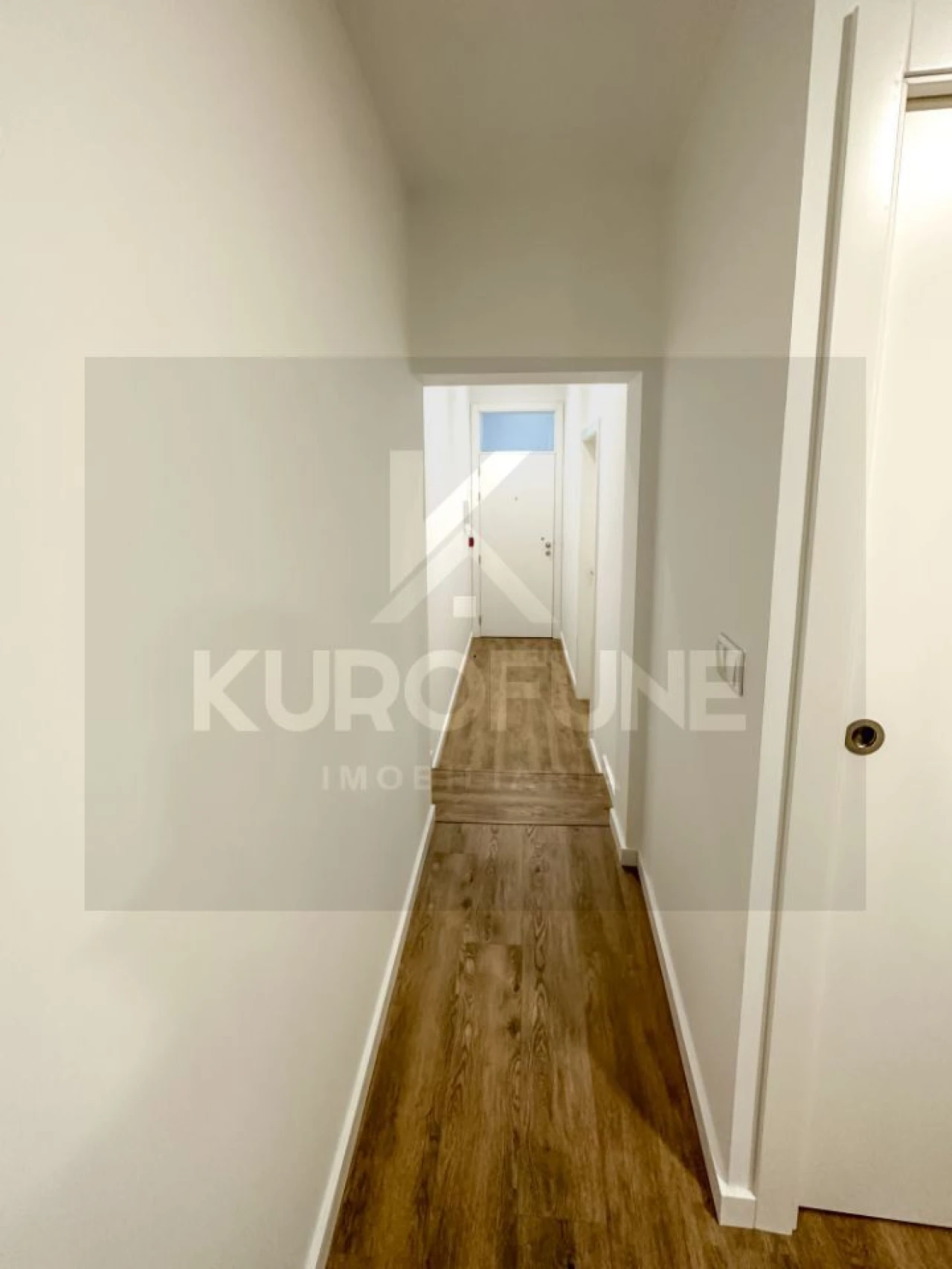 Apartamento T2 para Arrendamento em Sé Nova, Santa Cruz, Almedina e São Bartolomeu Foto 9