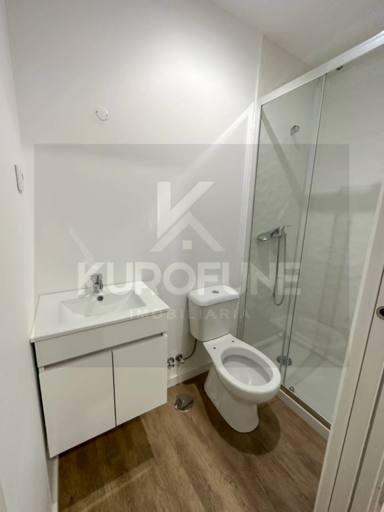 Apartamento T2 para Arrendamento em Sé Nova, Santa Cruz, Almedina e São Bartolomeu Foto 14