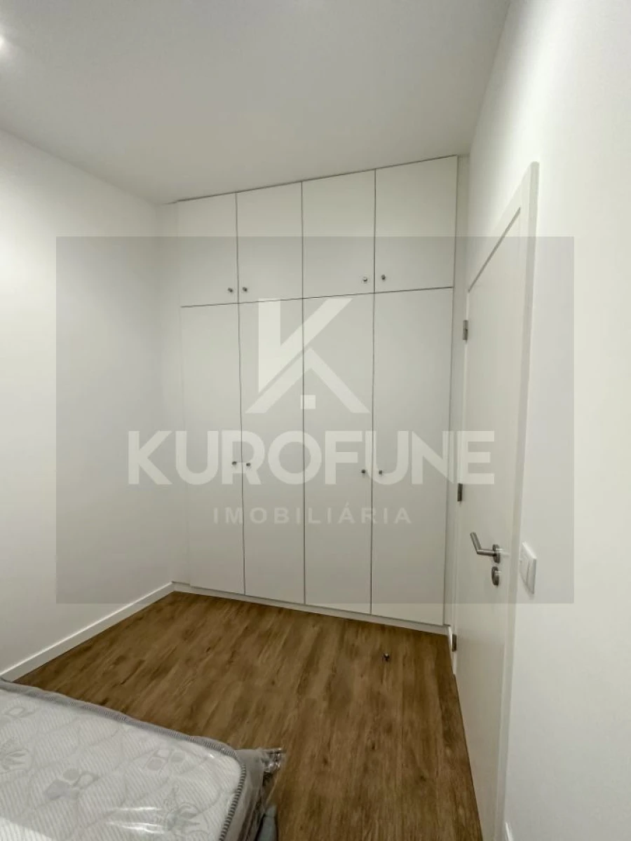 Apartamento T2 para Arrendamento em Sé Nova, Santa Cruz, Almedina e São Bartolomeu Foto 12