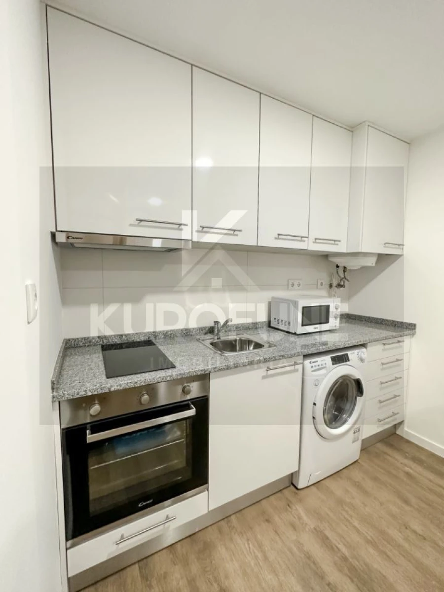 Apartamento T2 para Arrendamento em Sé Nova, Santa Cruz, Almedina e São Bartolomeu Foto 6