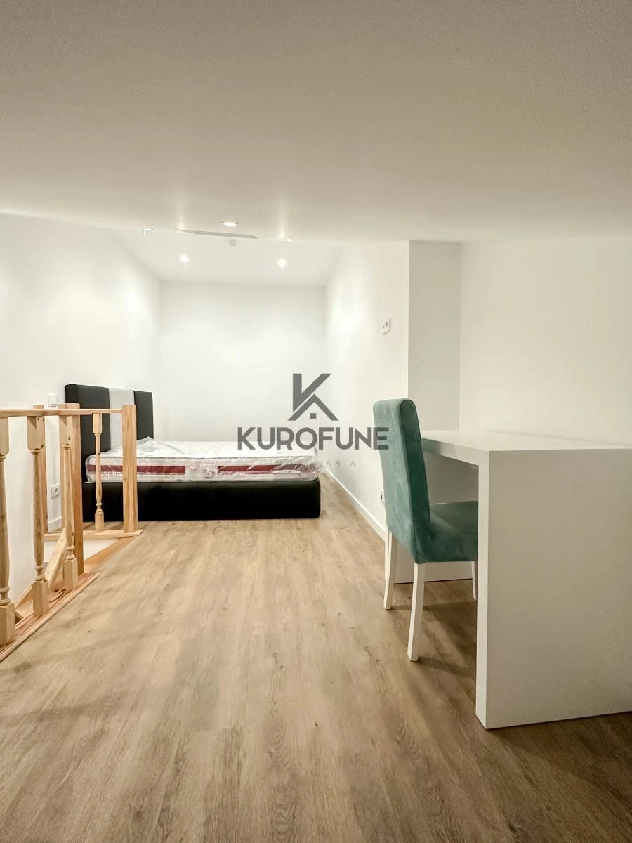 Apartamento T2 para Arrendamento em Sé Nova, Santa Cruz, Almedina e São Bartolomeu Foto 8