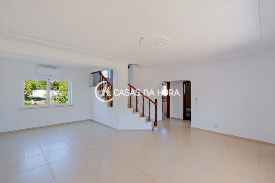 Moradia T5 para Arrendamento em Santa Maria e São Miguel, São Martinho, São Pedro Penaferrim Foto 5