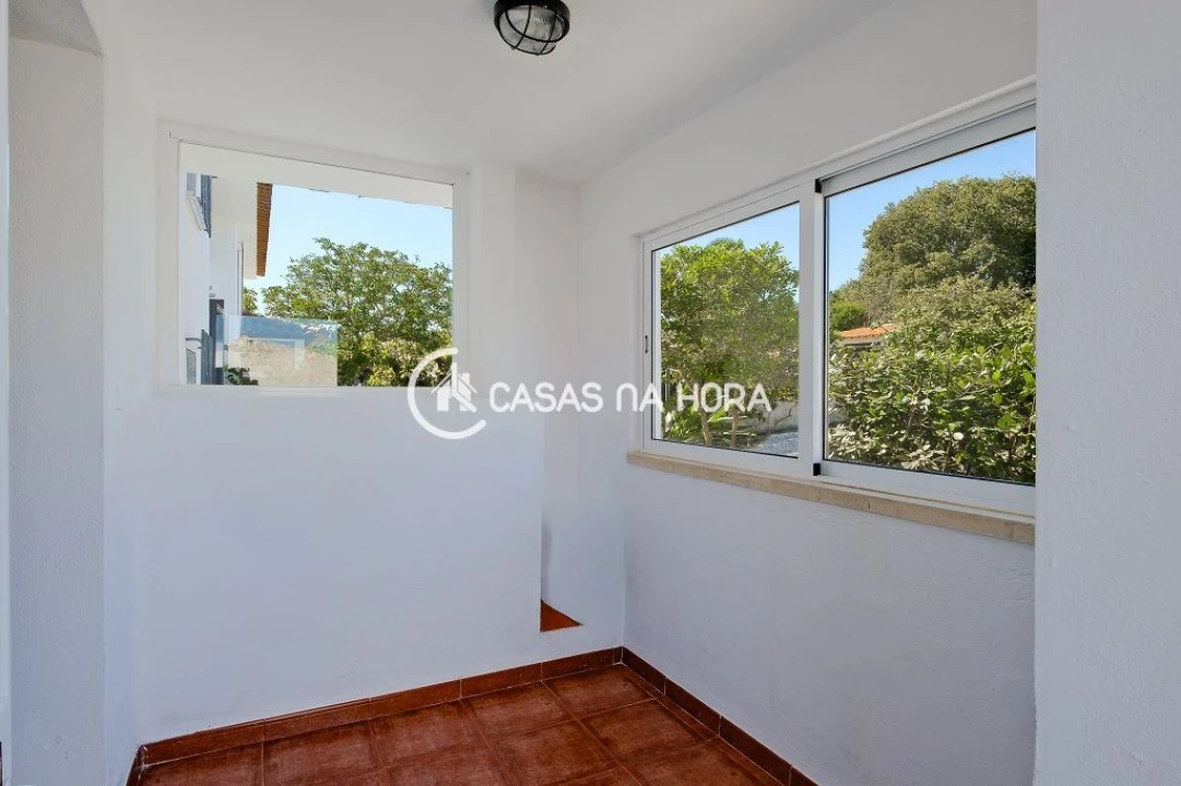 Moradia T5 para Arrendamento em Santa Maria e São Miguel, São Martinho, São Pedro Penaferrim Foto 10