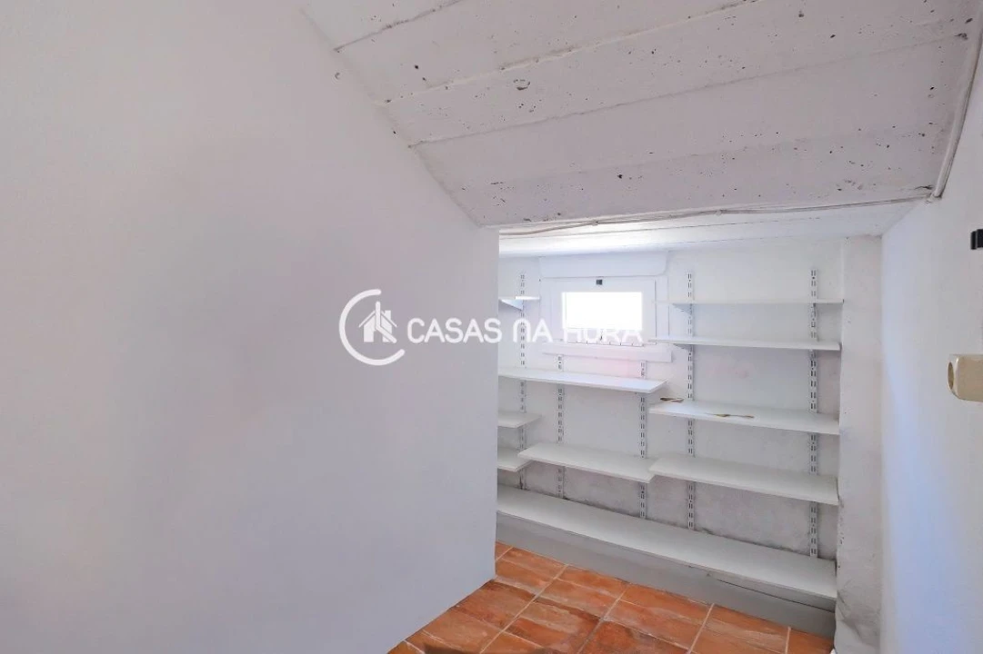 Moradia T5 para Arrendamento em Santa Maria e São Miguel, São Martinho, São Pedro Penaferrim Foto 12