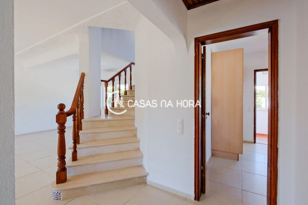 Moradia T5 para Arrendamento em Santa Maria e São Miguel, São Martinho, São Pedro Penaferrim Foto 16