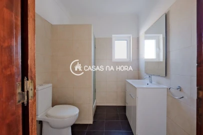Moradia T5 para Arrendamento em Santa Maria e São Miguel, São Martinho, São Pedro Penaferrim