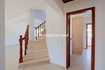 Moradia T5 para Arrendamento em Santa Maria e São Miguel, São Martinho, São Pedro Penaferrim