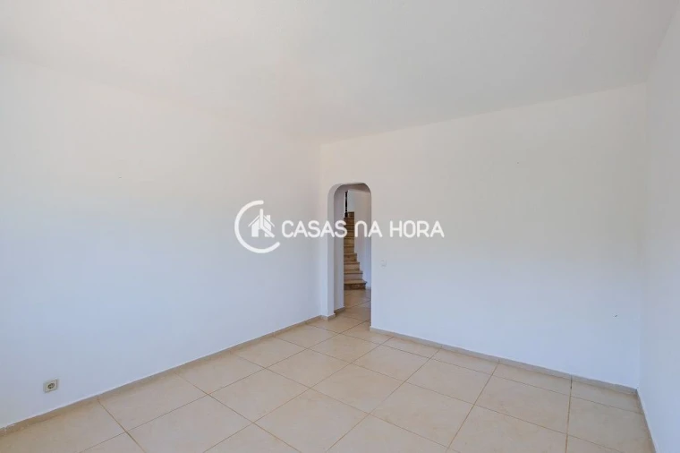 Moradia T5 para Arrendamento em Santa Maria e São Miguel, São Martinho, São Pedro Penaferrim Foto 14