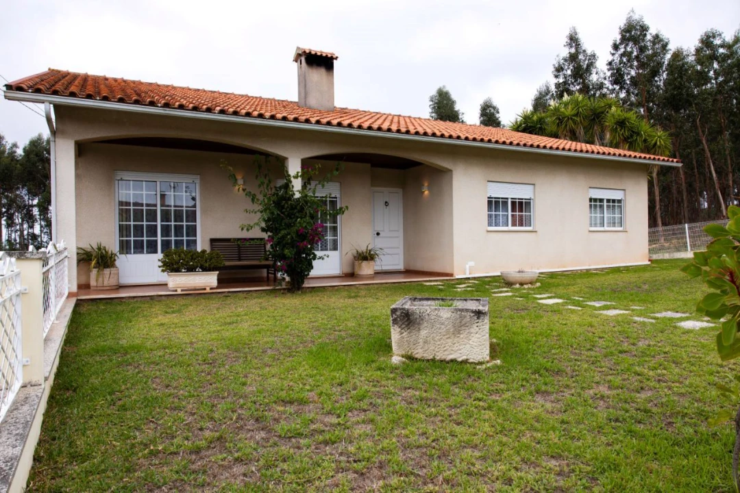 Moradia T3 para Venda em Vacariça Foto 1