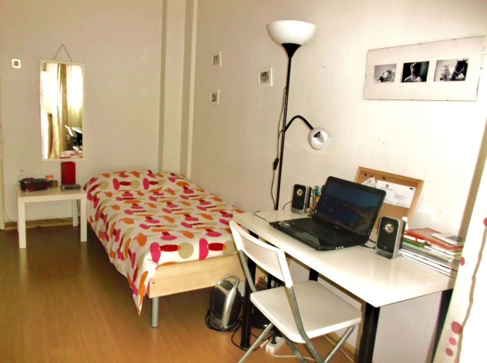 Quarto para Arrendamento em Benfica Foto 1