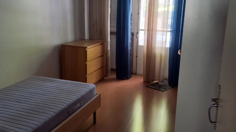 Quarto para Arrendamento em Benfica