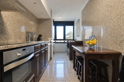 Apartamento T2 para Arrendamento em Aldoar, Foz do Douro e Nevogilde