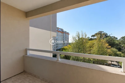 Apartamento T2 para Arrendamento em Aldoar, Foz do Douro e Nevogilde