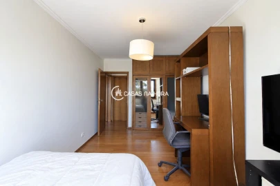Apartamento T2 para Arrendamento em Aldoar, Foz do Douro e Nevogilde