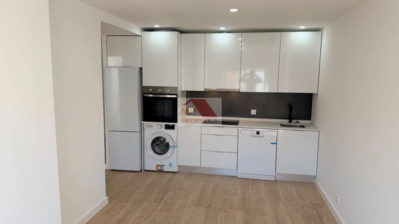 Apartamento T3 para Venda em Odivelas Foto 2