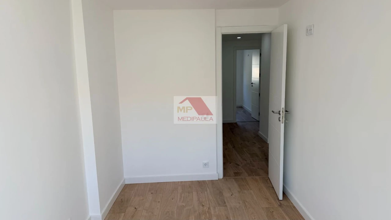 Apartamento T3 para Venda em Odivelas Foto 3