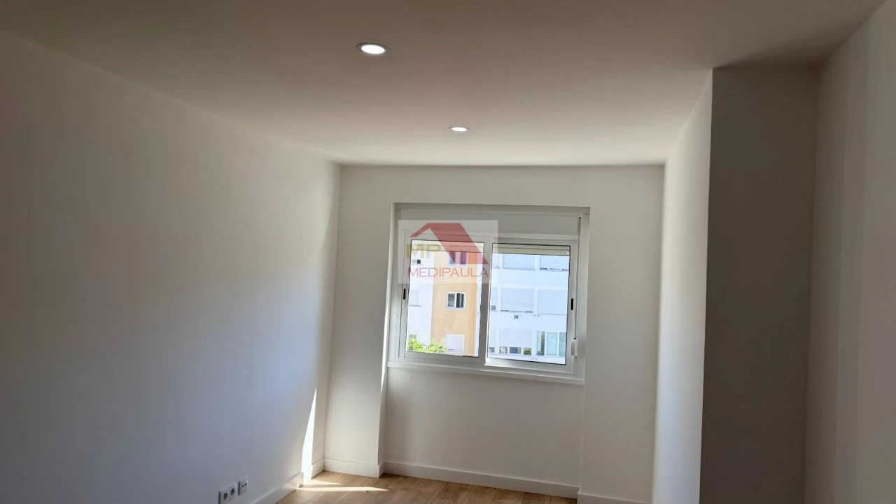 Apartamento T3 para Venda em Odivelas Foto 9