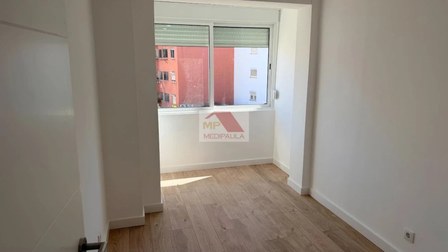 Apartamento T3 para Venda em Odivelas Foto 4
