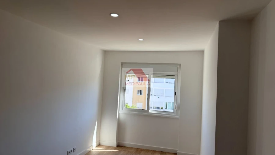 Apartamento T3 para Venda em Odivelas Foto 9